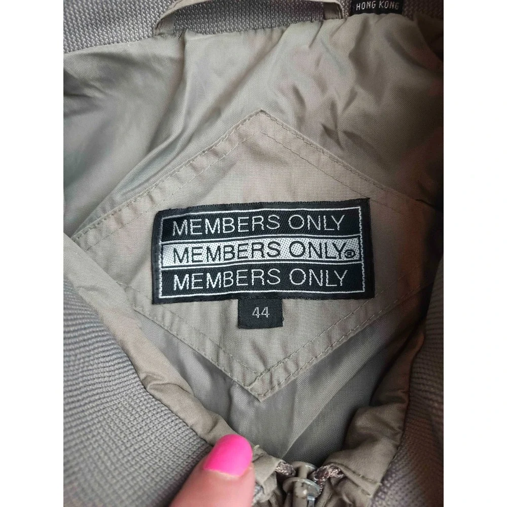 Vintage 80s Members Only Windbreaker Jacket Men 44 Gray Classic Retro Streetwear